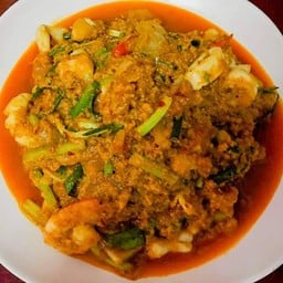 ผัดผงกะหรี่ทะเล (เป็นกับข้าว)