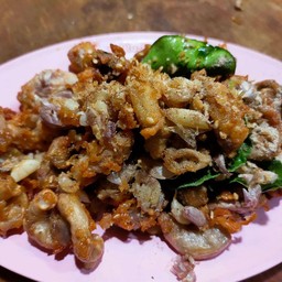 ไส้ตันหมูทอดกระเทียมพริกไทย