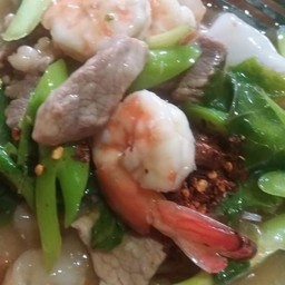 ราดหน้ารวมมิตร ทะเล