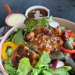 สลัดไก่ย่าง