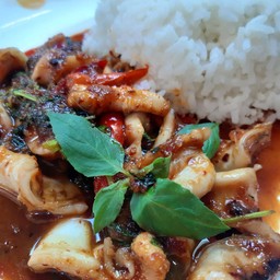 ข้าวพริกเผาปลาหมึก