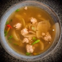 ต้มเกี๋ยมฉ่ายหมูสับ