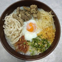 โจ๊กไก่นาโยงถนนคนเดิน