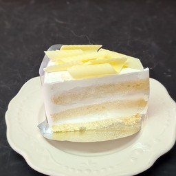 Vanilla White Choc Cake