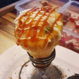 Pizza cone moowaew ปิดบ่อย อร่อย คอยนาน😁😄