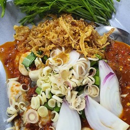 ยำหอยนางรมพริกเผาทรงเครื่อง