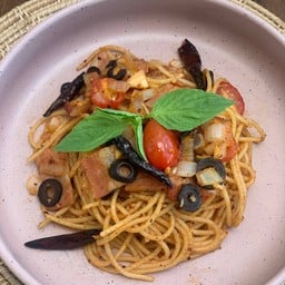 สปาเก็ตตี้ เบคอนผัดพริกแห้ง