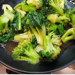 ผัดบร็อคโคลีน้ำมันหอย
