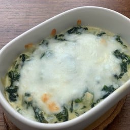 ผักโขมอบชีส