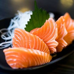 แซลม่อนซาซิมิ