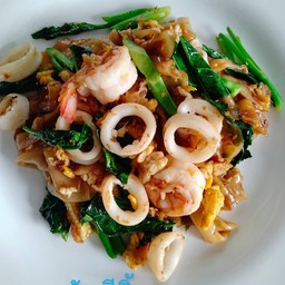 ไวท์โฮม ผัดไทย อาหาร กาแฟสด