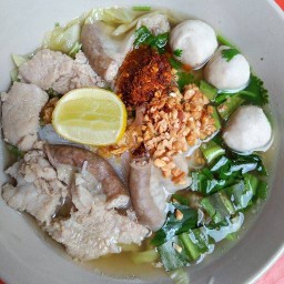 ก๋วยเตี๋ยวหมูครัวเจ๊ปุ้ย