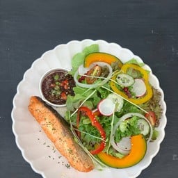 สลัดแซลมอน