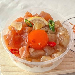 ข้าวหน้าแซลมอนและกุ้ง+ไข่ดองซีอิ๊วเกาหลี