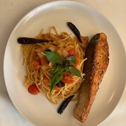 สปาเก็ตตี้แซลมอนพริกแห้งน้ำจิ้มแจ่ว