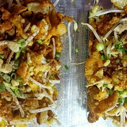 หอยทอด เจ้นี ตาเชียร