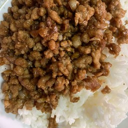 ข้าวหมูกระเทียม