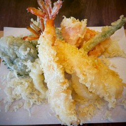 (526) เทมปุระกุ้งและผักรวมโปรจาก 180.-