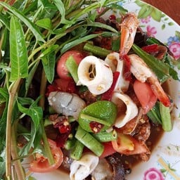 ตำเหลาปูปลากุ้งสดกุ้งสุกปูม้าปลาหมึก