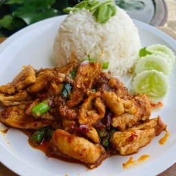 ข้าวพริกแกงไก่