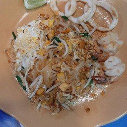 เส้นเล็กผัดไทยทะเล