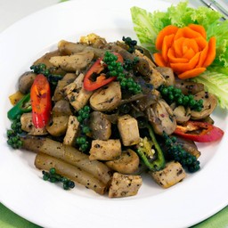 ก๋วยเตี๋ยวเซี่ยงไฮ้พัดพริกไทยดำเต้าหู้ (มังสวิรัติ)