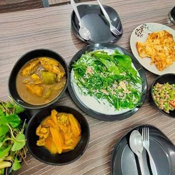 คาเฟ่กับข้าวพื้นบ้าน