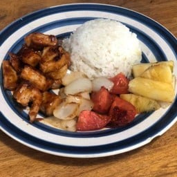 ข้าวหน้าหมูซอสบาร์บีคิว Pork barbecue with rice