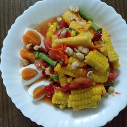 ตำข้าวโพดไข่เค็ม