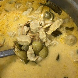 เขียวหวานลูกชิ้นปลาสับมะเขือ