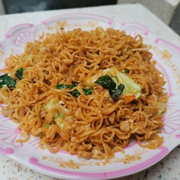 มาม่าผัดไข่