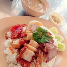 ข้าวมันไก่บ้านนายโอม
