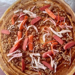 เครปพริกเผาหมูสับไส้กรอกปูอัด