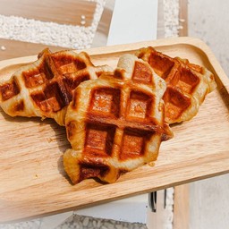 ครอฟเฟิล ตัวเล็ก 30 g 1 ชิ้น ( อบใหม่ทุกออเดอร์ )