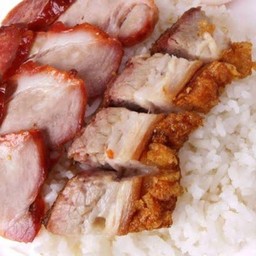 ข้าวรวม(หมูแดงหมูกรอบ)