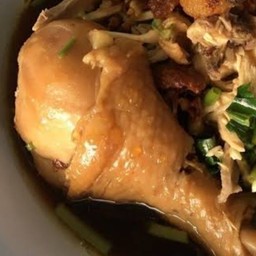 หมี่ไก่ตุ๋น