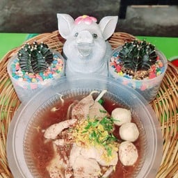 เจ๊ลี ก๋วยเตี๋ยวเรืออยุธยา รสเด็ด