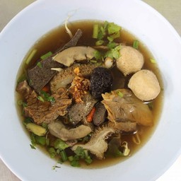 ก๋วยเตี๋ยวเนื้อตุ๋นยาจีน พิเศษ