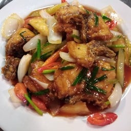 ปลากะพงผัดเปรี้ยวหวาน