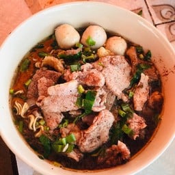 ร้านก๋วยเตี๋ยวเรือเมืองสมุทร    ม 6 ต บางนำ้จืด  อ เมือง จ สมุทรสาคร