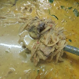 แกงหน่อไม้เส้นกับหมู