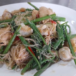 หมี่ผัดผักกระเฉด เนื้อวัว (เนื้อสด,เนื้อเปื่อย)