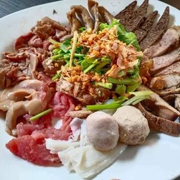 ชุดหม้อไฟเนื้อรวม ชุดเล็ก (ใส่เครื่องในทุกอย่าง)
