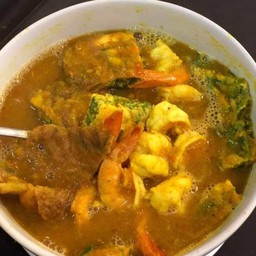 แกงส้มกุ้งชะอมไข่