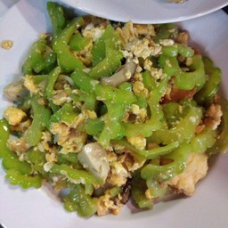 มะระผัดไข่