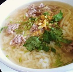 ข้าวต้มหมูสับ