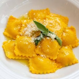Ravioli di Magro Burro e Salvia