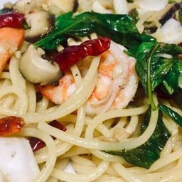 สปาเก็ตตี้ทะเลผัดพริกแห้ง