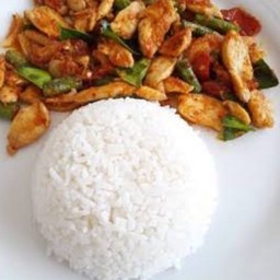 ข้าวราดผัดพริกแกง ไก่ชิ้น/หมูชิ้น/หมูสับ
