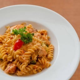 Fusilli al Salmone e Zucchini pink sauce